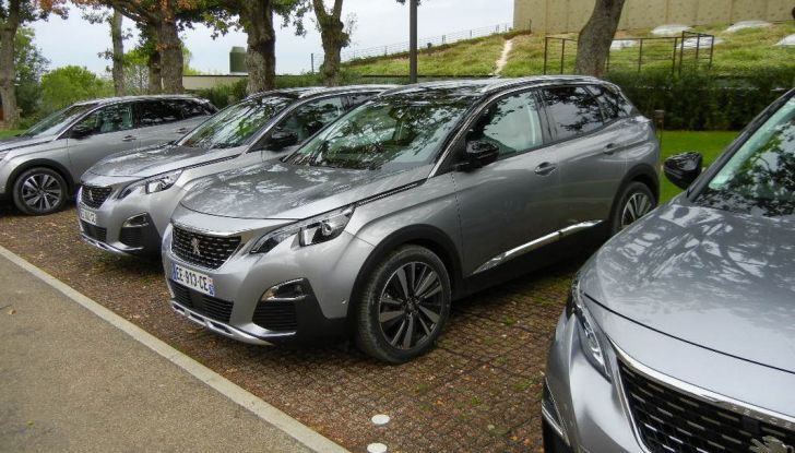 Nuova Peugeot 3008 prova su strada, prezzi e allestimenti - Foto 36 di 38
