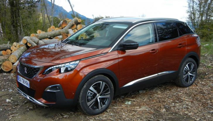 Nuova Peugeot 3008 prova su strada, prezzi e allestimenti - Foto 2 di 38