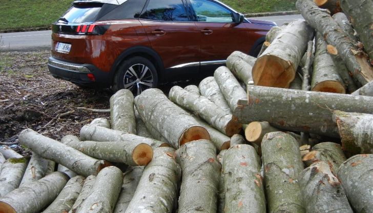 Nuova Peugeot 3008 prova su strada, prezzi e allestimenti - Foto 9 di 38