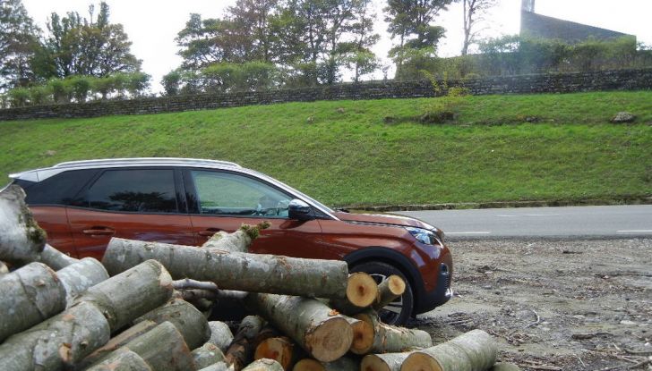 Nuova Peugeot 3008 prova su strada, prezzi e allestimenti - Foto 10 di 38