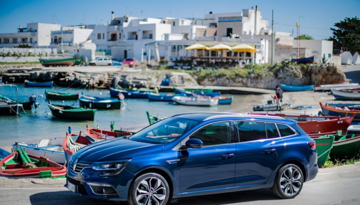 Nuova Renault Megane Sporter prova su strada, prezzi e motorizzazioni - Foto 27 di 56