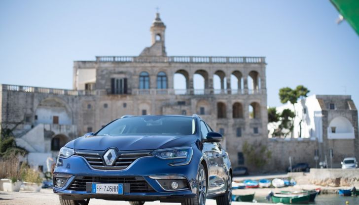 Nuova Renault Megane Sporter prova su strada, prezzi e motorizzazioni - Foto 38 di 56