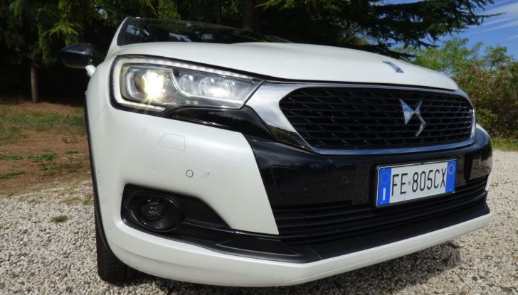 Prova su strada DS 4 Crossback BlueHDI 120: impressioni, allestimenti e prezzi - Foto 4 di 32