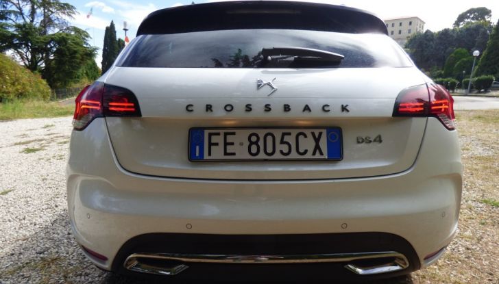 Prova su strada DS 4 Crossback BlueHDI 120: impressioni, allestimenti e prezzi - Foto 5 di 32