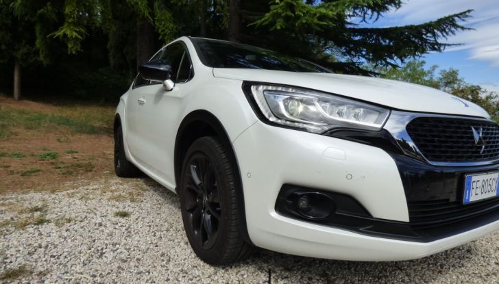 Prova su strada DS 4 Crossback BlueHDI 120: impressioni, allestimenti e prezzi - Foto 9 di 32