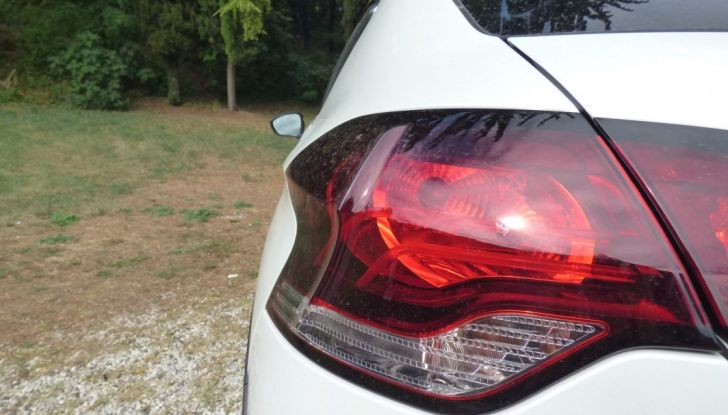 Prova su strada DS 4 Crossback BlueHDI 120: impressioni, allestimenti e prezzi - Foto 19 di 32