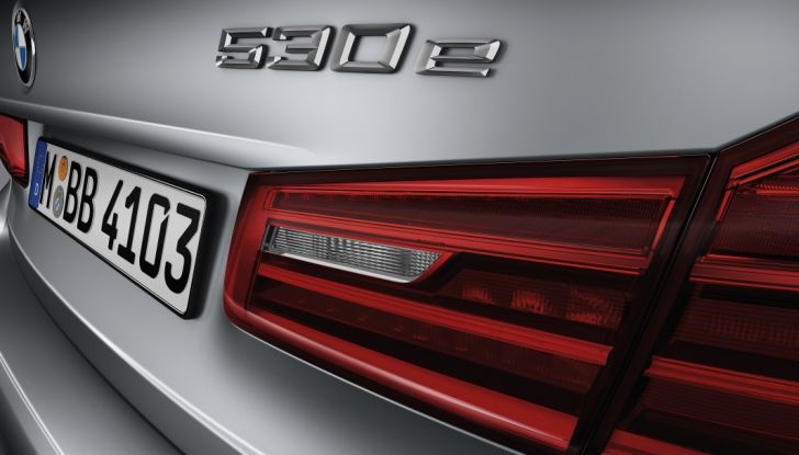Nuova BMW Serie 5 2017, prime immagini ufficiali e informazioni - Foto 17 di 25