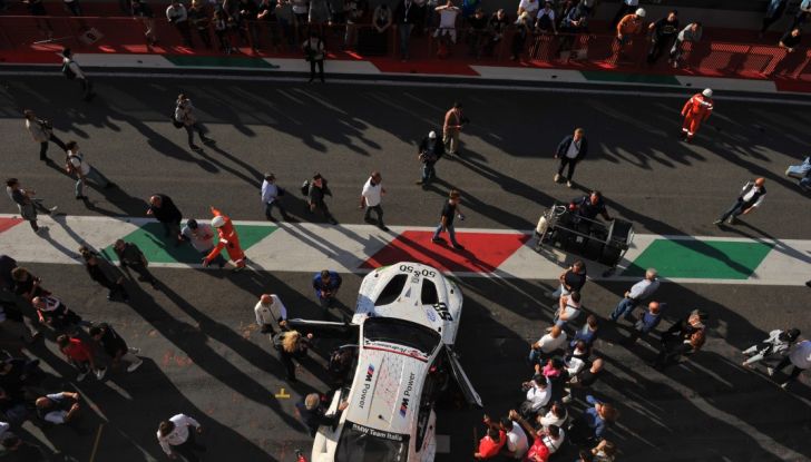 Alex Zanardi vince al Mugello nel Campionato Italiano GT con BMW - Foto 2 di 10