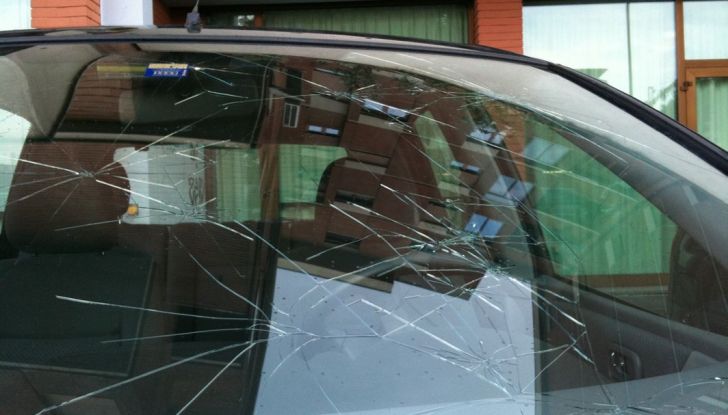 Tutto quello che c’è da sapere sulla polizza cristalli dell’auto - Foto 3 di 11