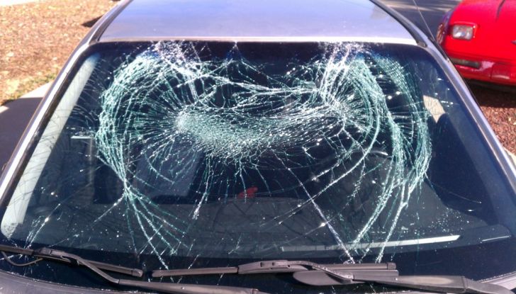 Tutto quello che c’è da sapere sulla polizza cristalli dell’auto - Foto 6 di 11