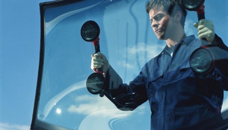 Tutto quello che c’è da sapere sulla polizza cristalli dell’auto - Foto 8 di 11