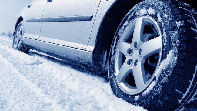 Proteggere l'auto dal freddo invernale: consigli utili