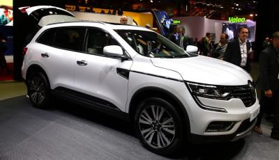 Renault Koleos​ svelata a Parigi la nuova crossover che potrebbe diventare ibrida