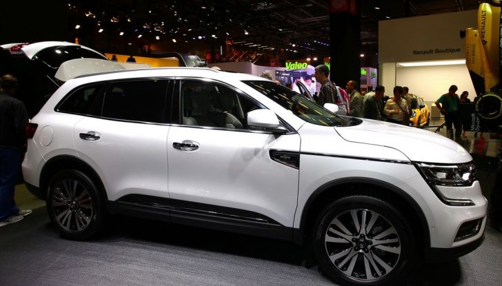 Renault Koleos​ svelata a Parigi la nuova crossover che potrebbe diventare ibrida - Foto 6 di 12