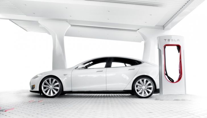 Tesla Supercharger, le nuove tariffe in Europa per viaggiare in elettrico - Foto 1 di 9