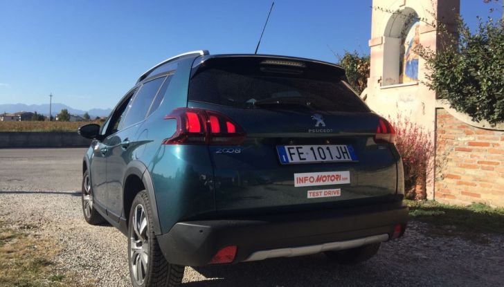 Peugeot 2008 1.6 Hdi 120 CV: prova su strada, allestimenti e motorizzazioni - Foto 8 di 15