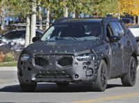 Volvo XC60, nuove foto spia del SUV svedese