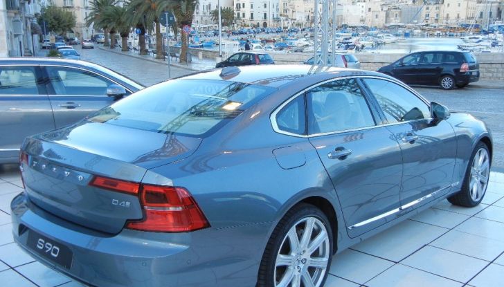 Nuova Volvo S90 prova su strada, motori, prestazioni e prezzi - Foto 2 di 26