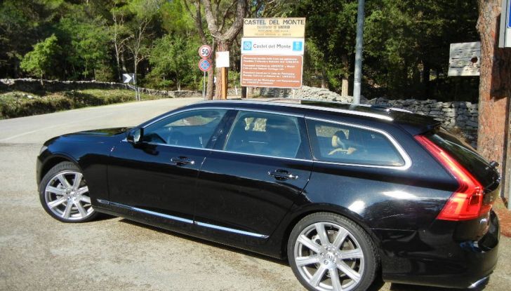 Nuova Volvo S90 prova su strada, motori, prestazioni e prezzi - Foto 13 di 26