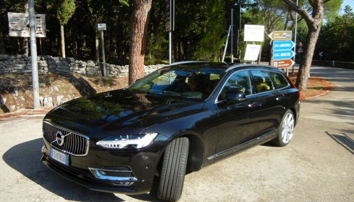 Nuova Volvo S90 prova su strada, motori, prestazioni e prezzi - Foto 14 di 26