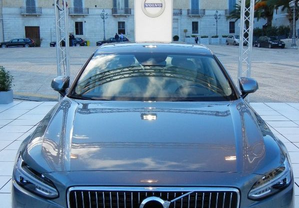 Nuova Volvo S90 prova su strada, motori, prestazioni e prezzi - Foto 3 di 26
