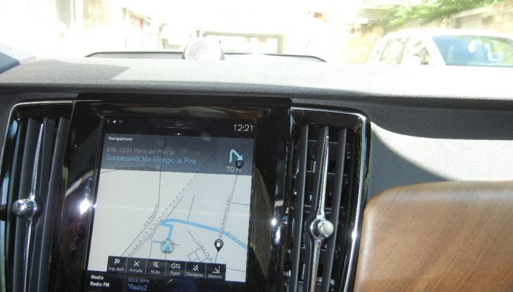 Nuova Volvo S90 prova su strada, motori, prestazioni e prezzi - Foto 23 di 26