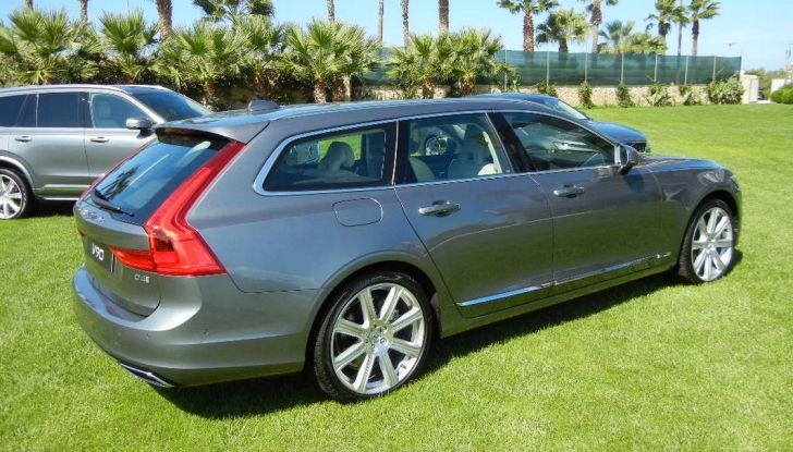 Nuova Volvo S90 prova su strada, motori, prestazioni e prezzi - Foto 24 di 26