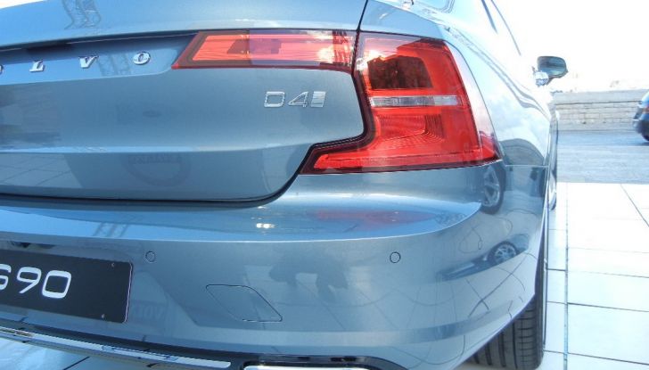 Nuova Volvo S90 prova su strada, motori, prestazioni e prezzi - Foto 6 di 26