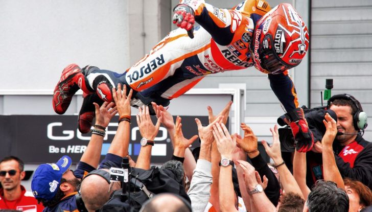 Risultati MotoGP 2016, Valencia: Lorenzo vince l’ultima gara della stagione, Rossi quarto - Foto 12 di 19