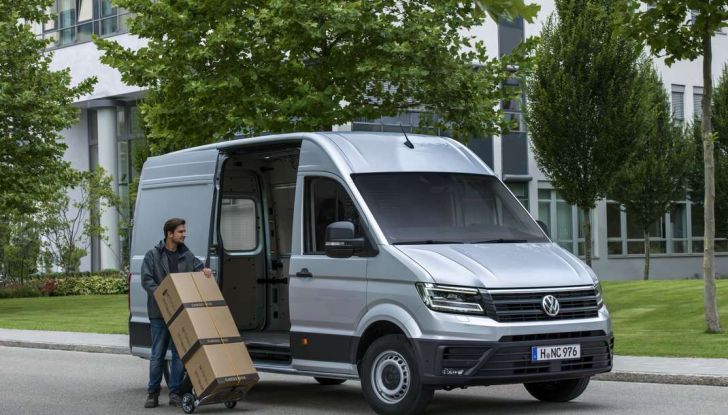 Volkswagen Crafter prova su strada del veicolo commerciale di nuova generazione - Foto 2 di 34