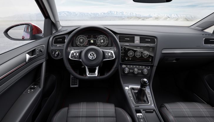 Volkswagen Golf VII restyling, prime foto e informazioni ufficiali - Foto 18 di 25