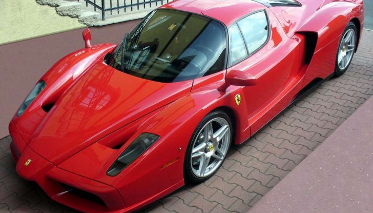 5 tra le piu belle ferrari di sempre scatenate in pista da jay leno 1
