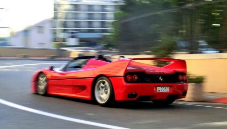 5 tra le piu belle ferrari di sempre scatenate in pista da jay leno 12