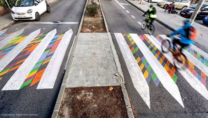 A Madrid le strisce pedonali diventano colorate opere d’arte - Foto 3 di 12