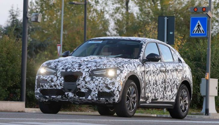 Alfa Romeo Stelvio, ultime immagini spia prima del debutto a Los Angeles - Foto 4 di 11