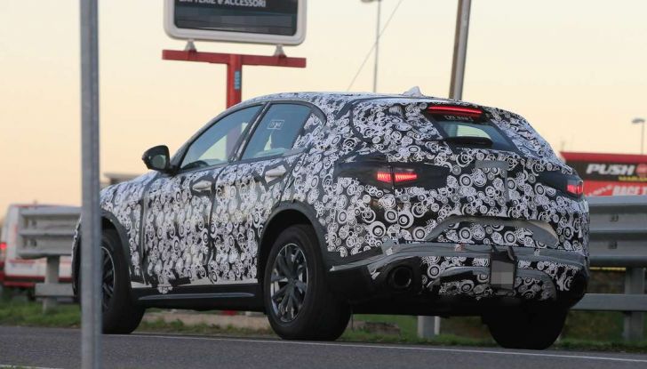 Alfa Romeo Stelvio, ultime immagini spia prima del debutto a Los Angeles - Foto 10 di 11