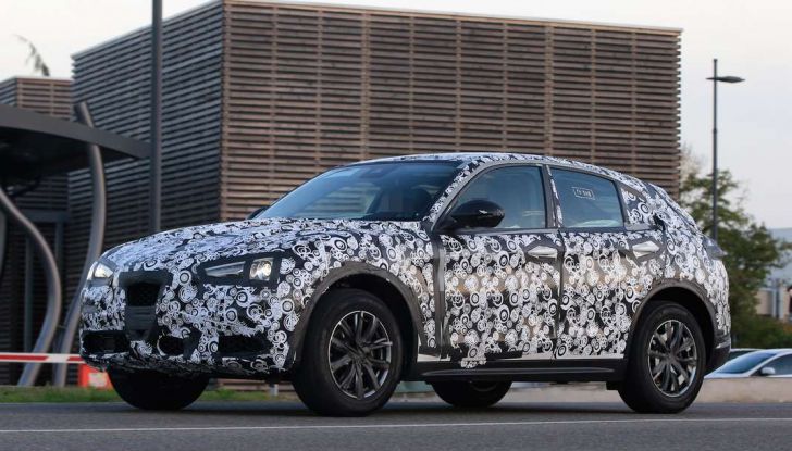 Alfa Romeo Stelvio, ultime immagini spia prima del debutto a Los Angeles - Foto 7 di 11
