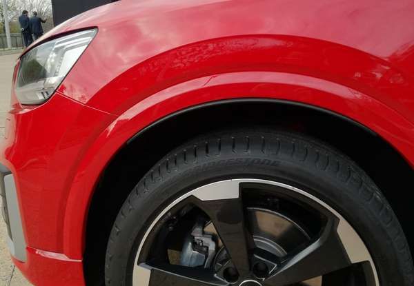 audi q2 prova su strada ruota