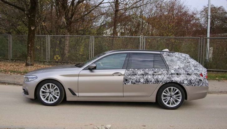 bmw 5 series touring nuove foto spia con minori camuffature 3