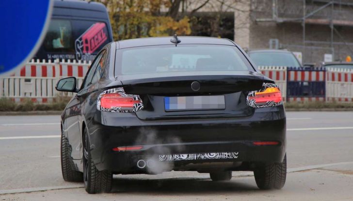 bmw serie 2 coupe foto spia del restyling di meta carriera