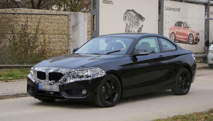 bmw serie 2 coupe foto spia del restyling di meta carriera