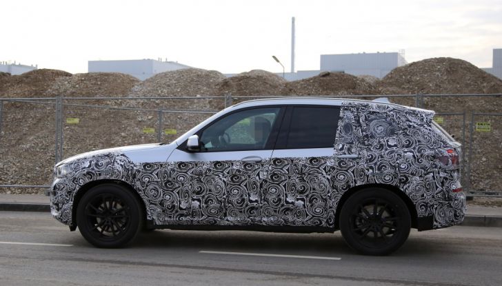 Nuova BMW X3 2017: le prime foto spia in Germania - Foto 23 di 26