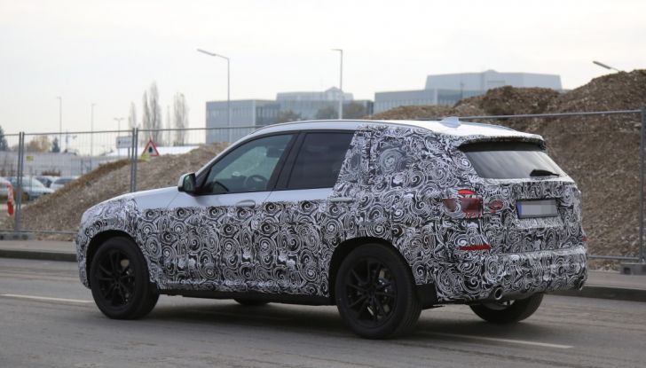Nuova BMW X3 2017: le prime foto spia in Germania - Foto 24 di 26