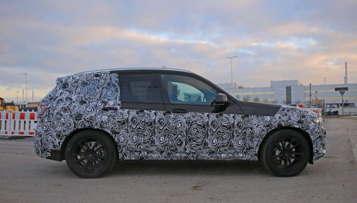 Nuova BMW X3 2017: le prime foto spia in Germania - Foto 3 di 26