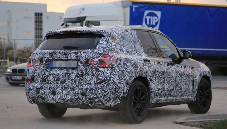 Nuova BMW X3 2017: le prime foto spia in Germania - Foto 4 di 26