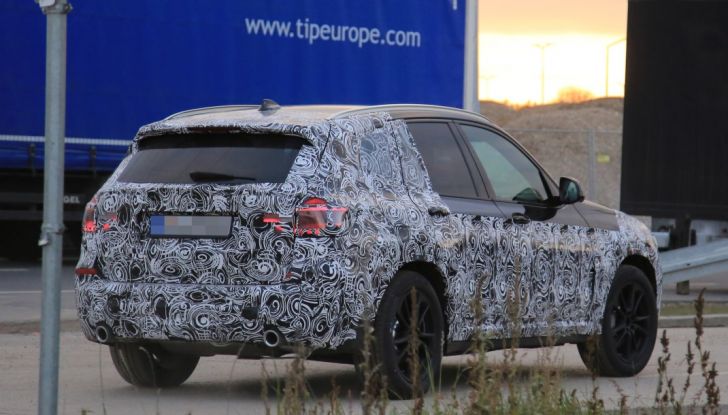 Nuova BMW X3 2017: le prime foto spia in Germania - Foto 9 di 26