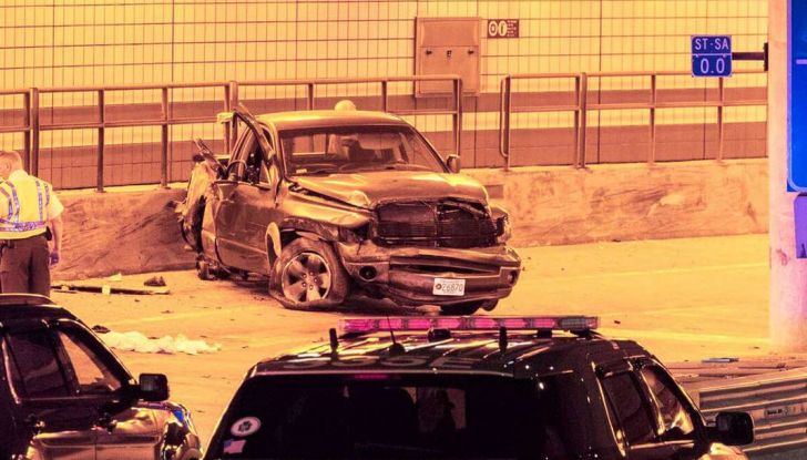 Cosa fare in caso di incidente d’auto in galleria - Foto 3 di 6