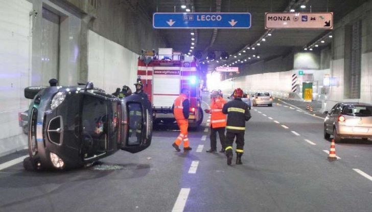Cosa fare in caso di incidente d’auto in galleria - Foto 6 di 6