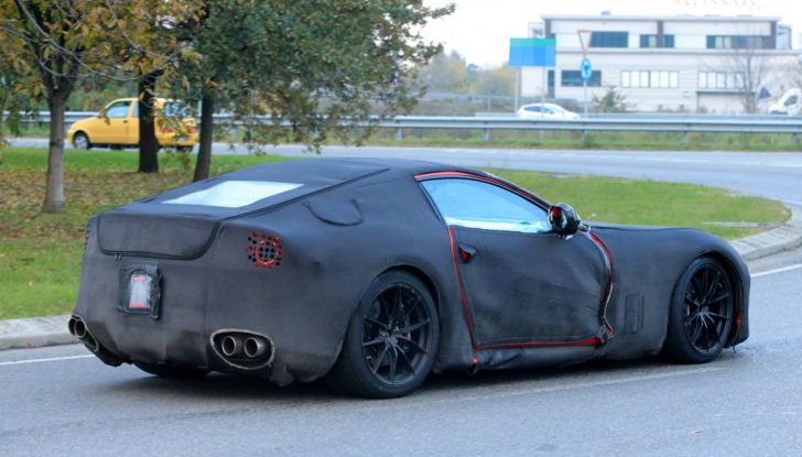 ferrari f12 m immagini spia