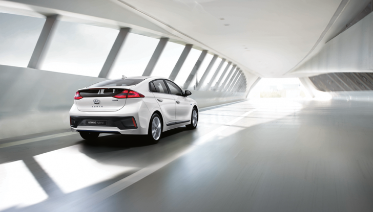 come-funziona-il-sistema-plug-in-delle-auto